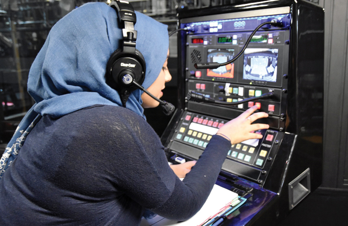 How To Become A Stage Manager